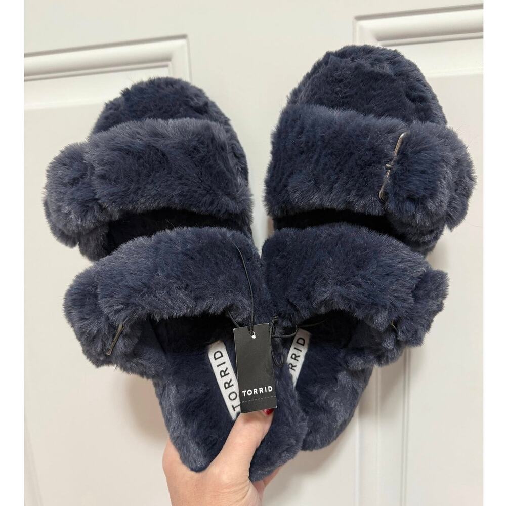 Torrid 10WW Wide‎ Width Furry Blue Faux Fur Indoor/Outdoor Thong House Slippers